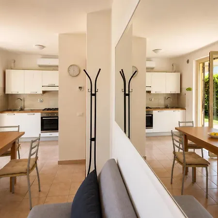 Daire Casa Regina Con Giardino - Mytouristhome