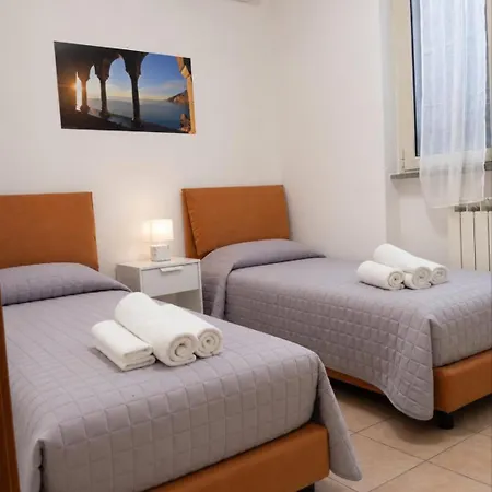 Daire Casa Regina Con Giardino - Mytouristhome