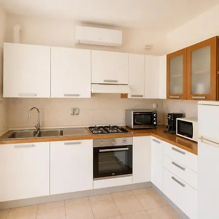 Daire Casa Regina Con Giardino - Mytouristhome